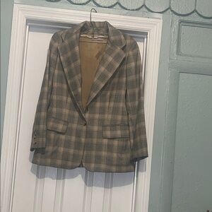 Evan Picone Plaid Blazer in Tan and Gray